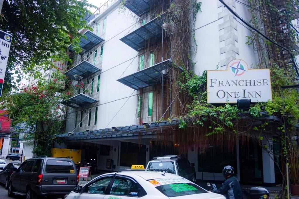 Franchise One Hotel Makati City Exterior foto