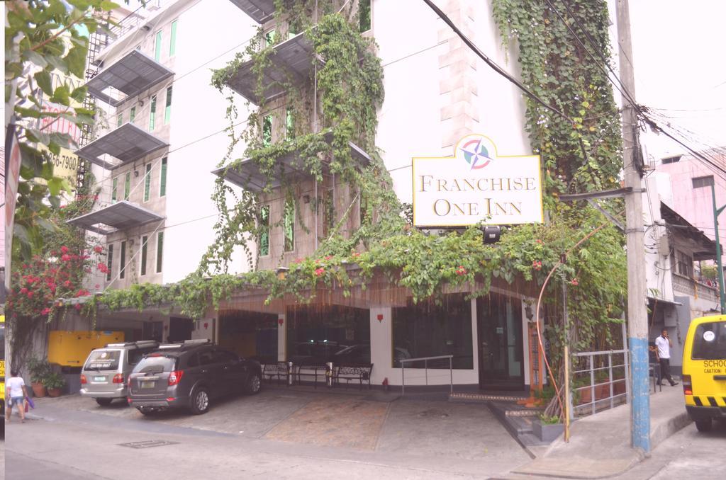 Franchise One Hotel Makati City Exterior foto