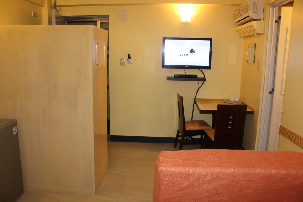 Franchise One Hotel Makati City Exterior foto